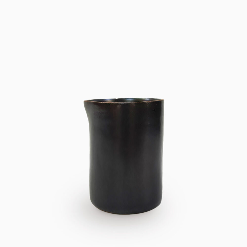 680801022E - blach shady small jug